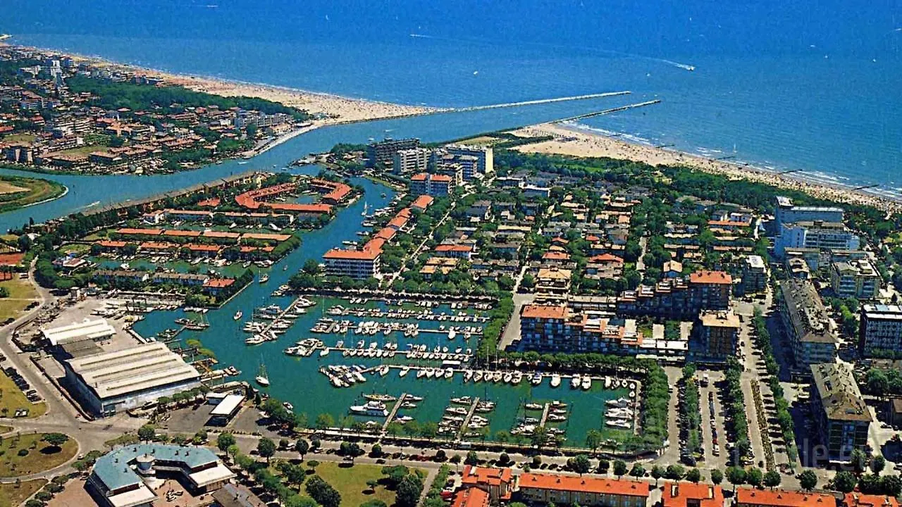 Modern Apartment With Private Garden Porto Santa Margherita di Caorle 0*,  Italy