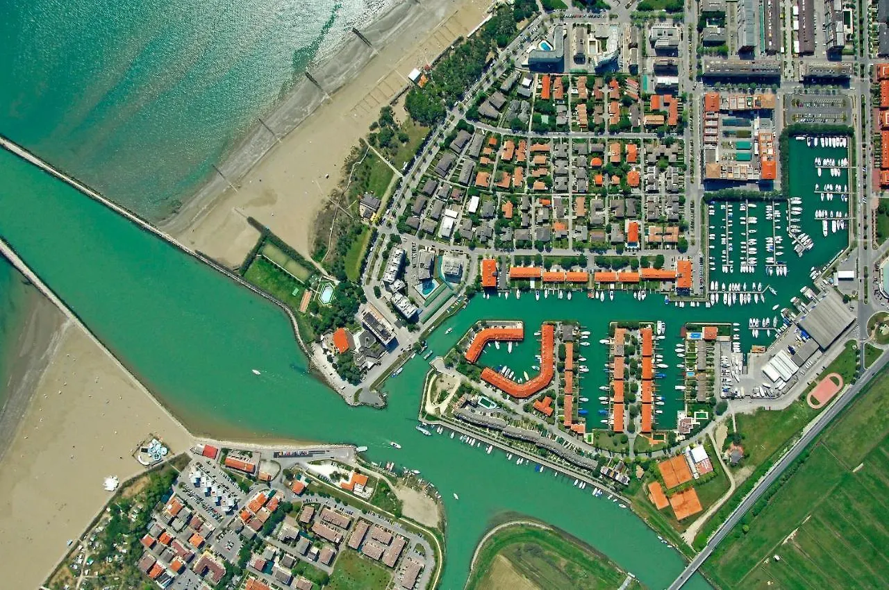 Modern Apartment With Private Garden Porto Santa Margherita di Caorle