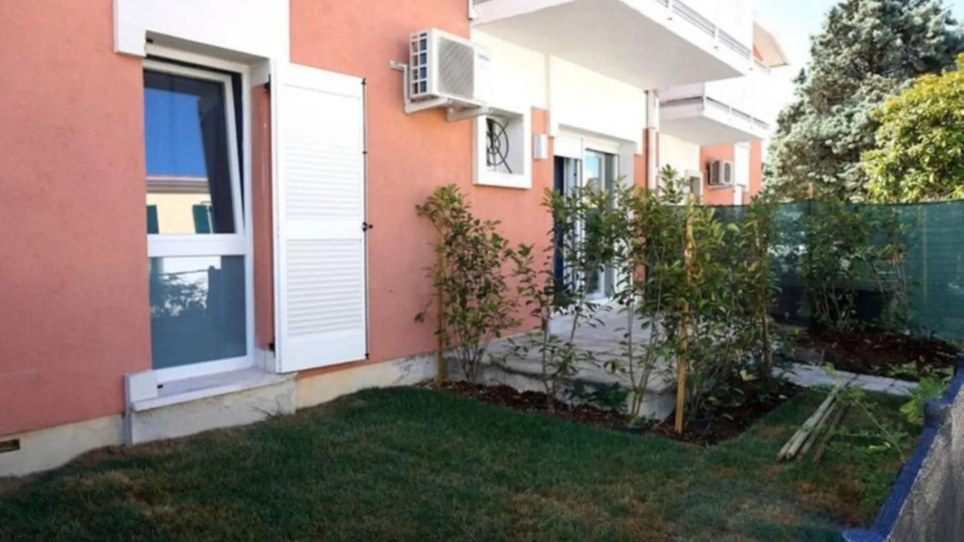 Modern Apartment With Private Garden Porto Santa Margherita di Caorle